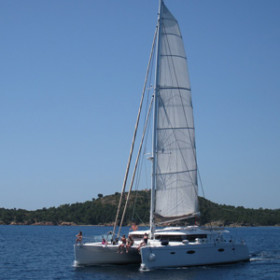 catamaran Galathea 65 24